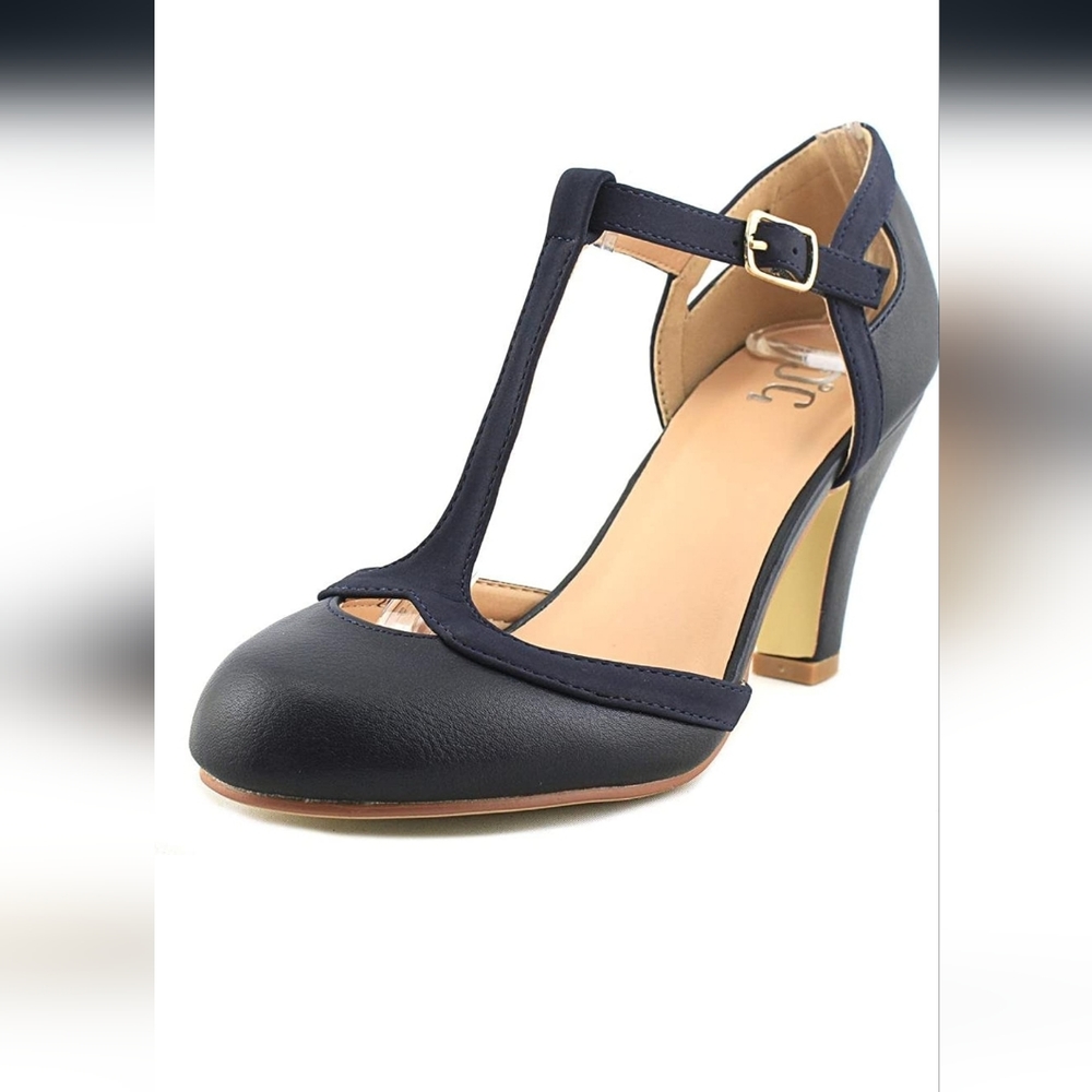 Journee Collection Womens T-Strap Round Toe Mary Jane Pumps